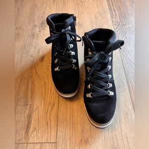 UNIVERSAL THREAD Sneaker Lace Up Boot Women’s Size 7 Black Suede Boots